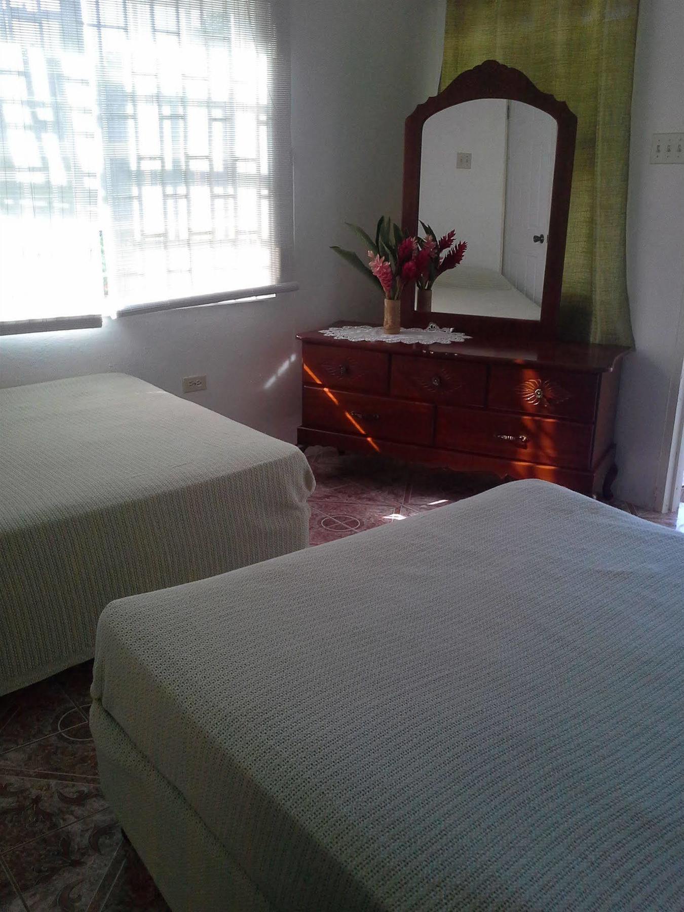 Polish Princess Guest House Port Antonio Exterior foto